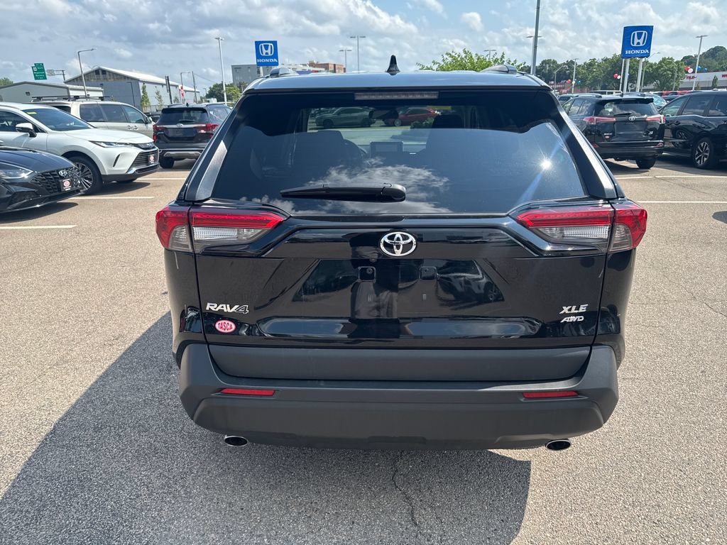 Used 2025 Toyota RAV4 XLE AWD/4WD image 6