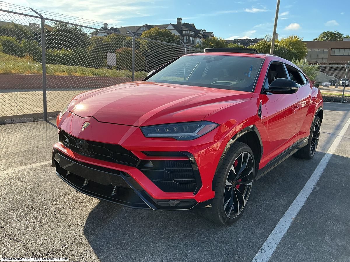 Used 2022 Lamborghini Urus AWD/4WD image 3