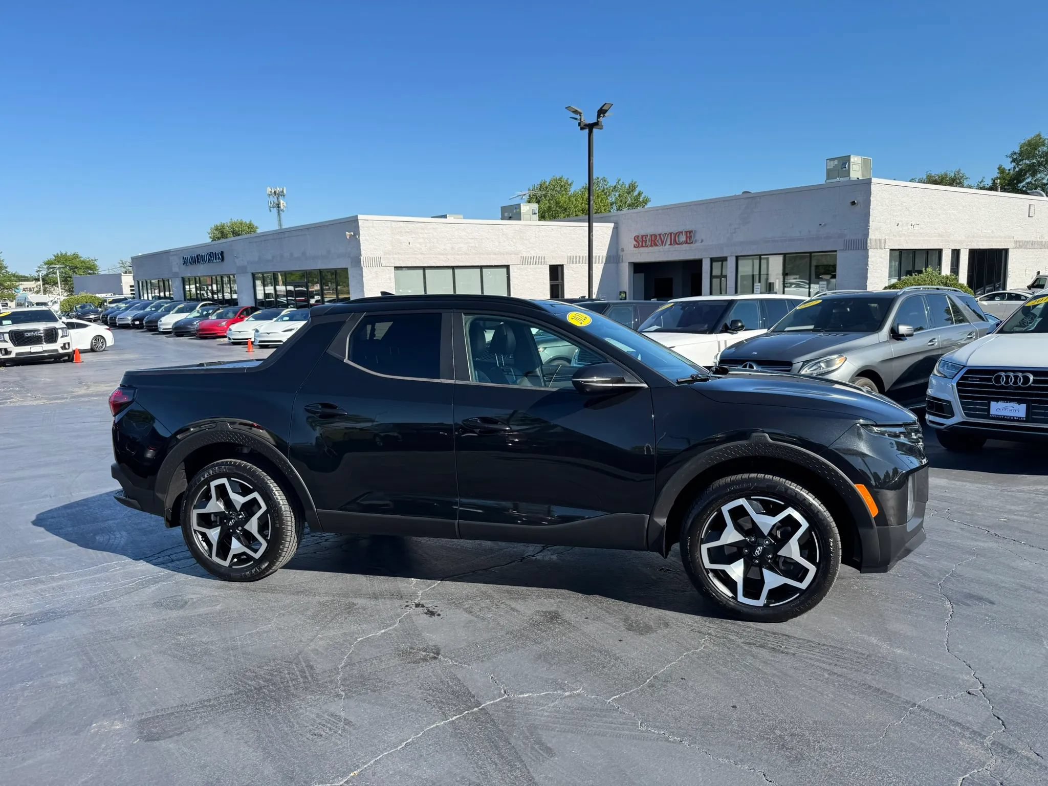 Used 2022 Hyundai Santa Cruz Limited AWD/4WD image 5