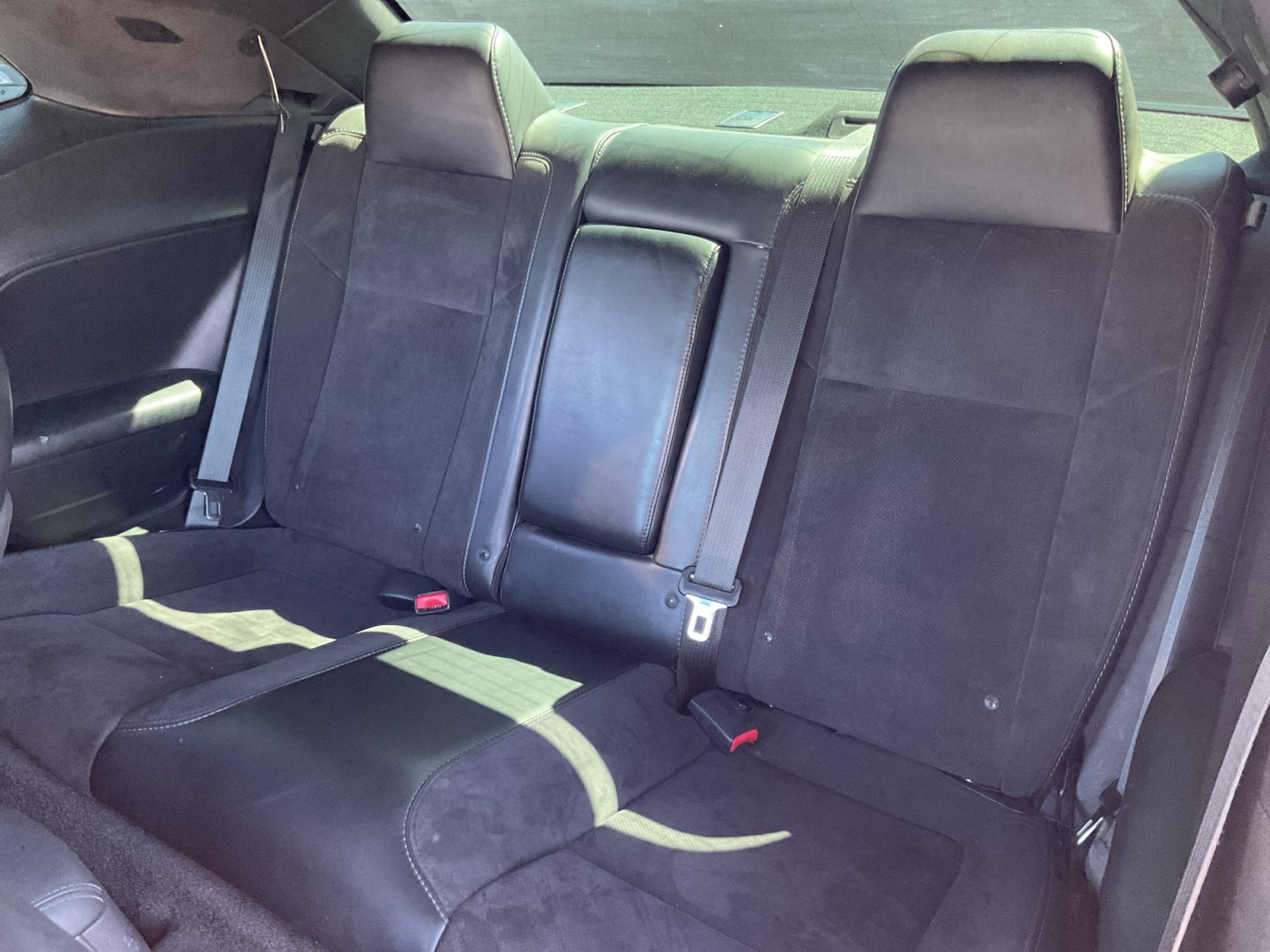 Used 2016 Dodge Challenger R/T Scat Pack w/ Leather Interior Group RWD image 18