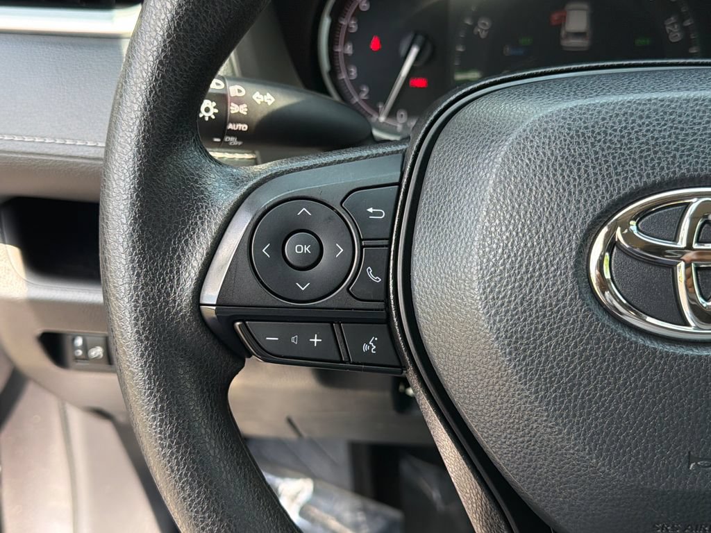 Used 2025 Toyota RAV4 XLE AWD/4WD image 27
