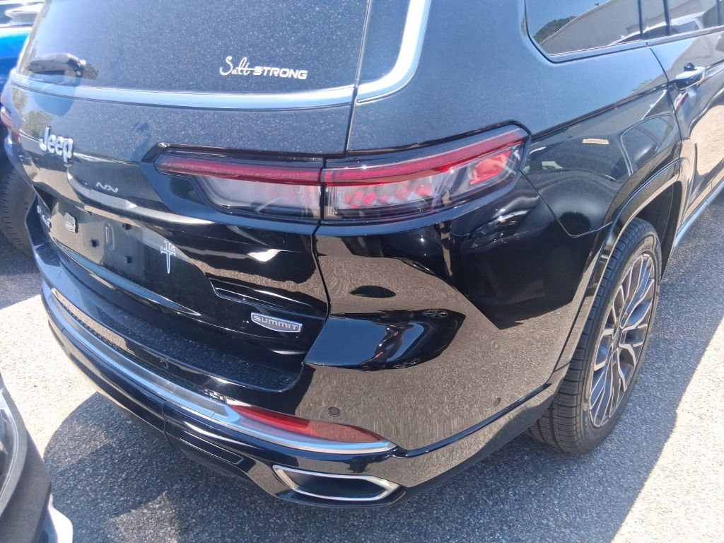 Used 2021 Jeep Grand Cherokee L Summit AWD/4WD image 5