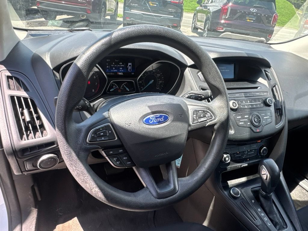 Used 2017 Ford Focus SE FWD image 15