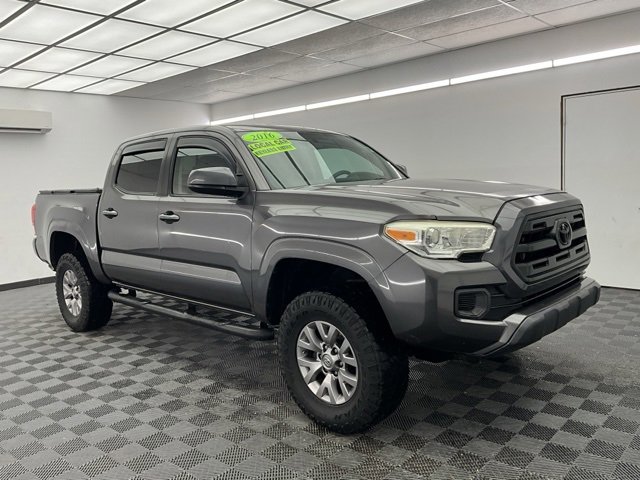 Used 2016 Toyota Tacoma SR5 image 2