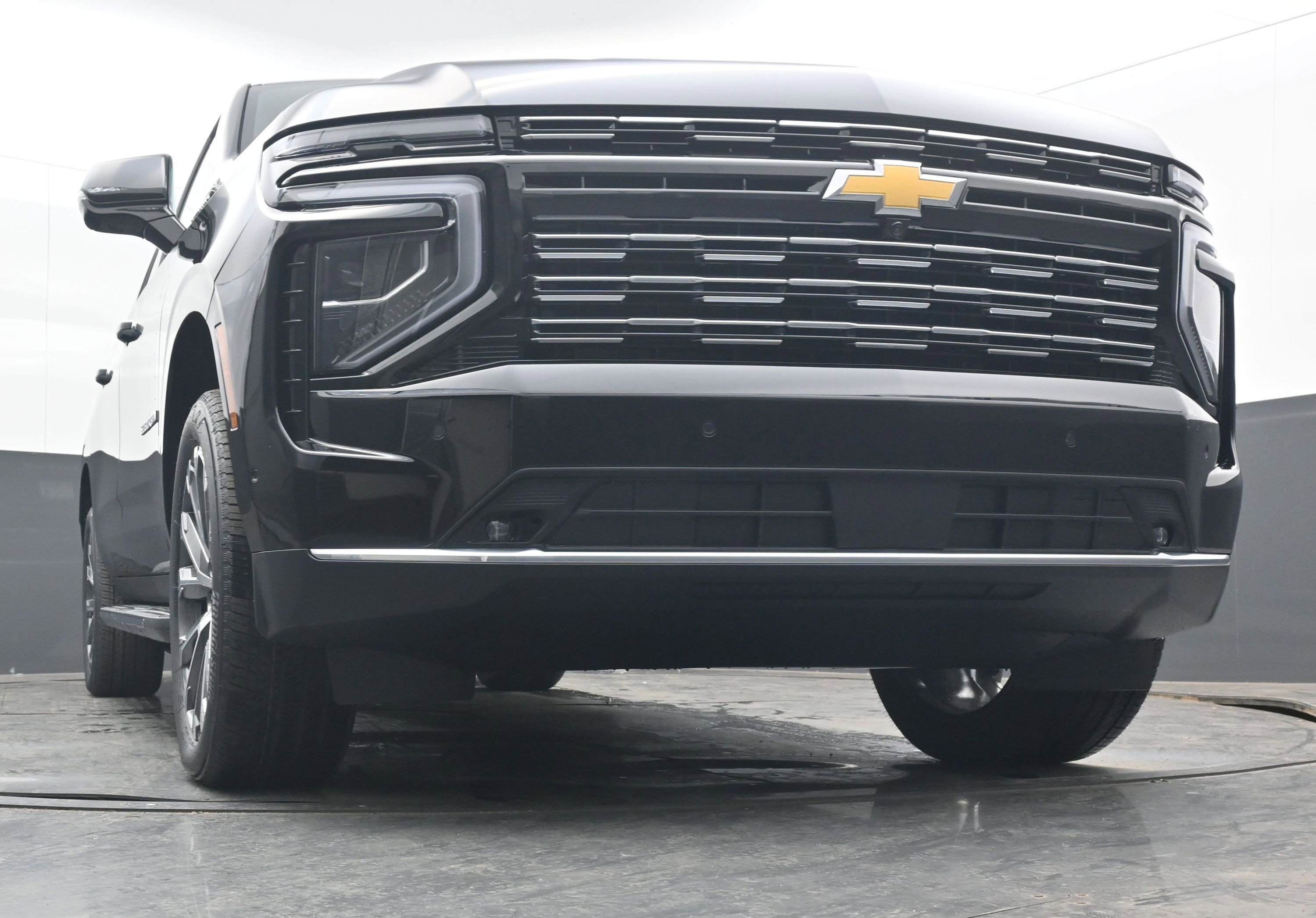 New 2026 Chevrolet Suburban High Country w/ Sun And Tow Package AWD/4WD image 27