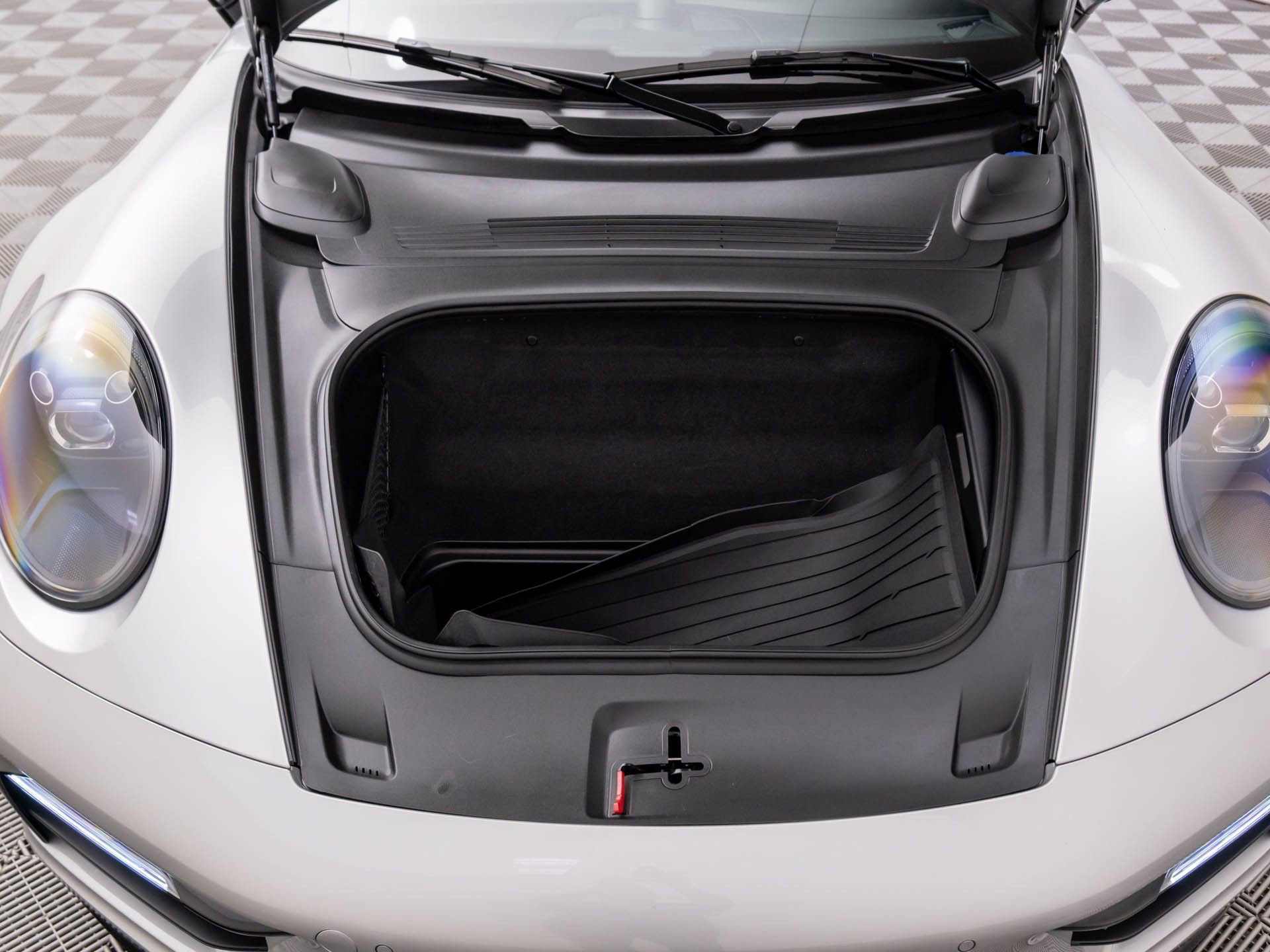 Certified 2024 Porsche 911 Carrera GTS image 31