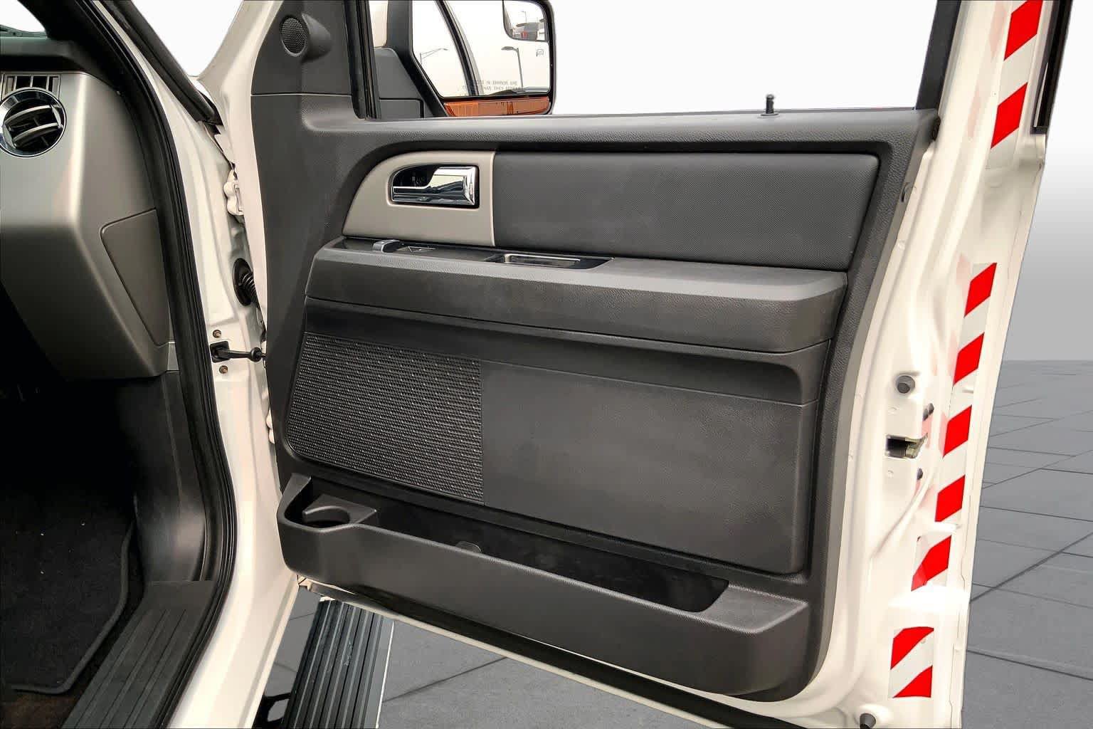 Used 2013 Ford Expedition Limited AWD/4WD image 19