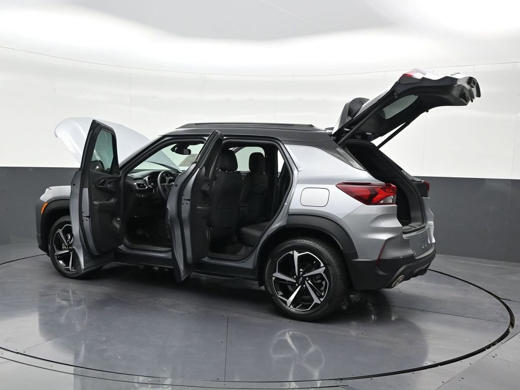 Used 2023 Chevrolet TrailBlazer RS w/ Sun and Liftgate Package image 34