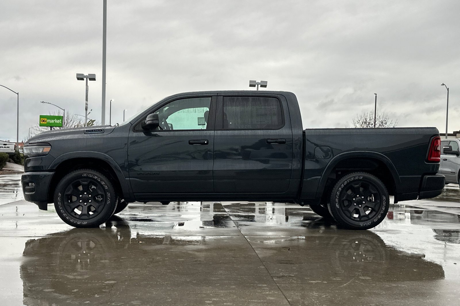 New 2026 RAM 1500 4x4 Crew Cab image 3