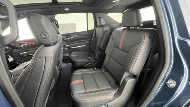 Used 2025 Chevrolet Traverse RS image 44