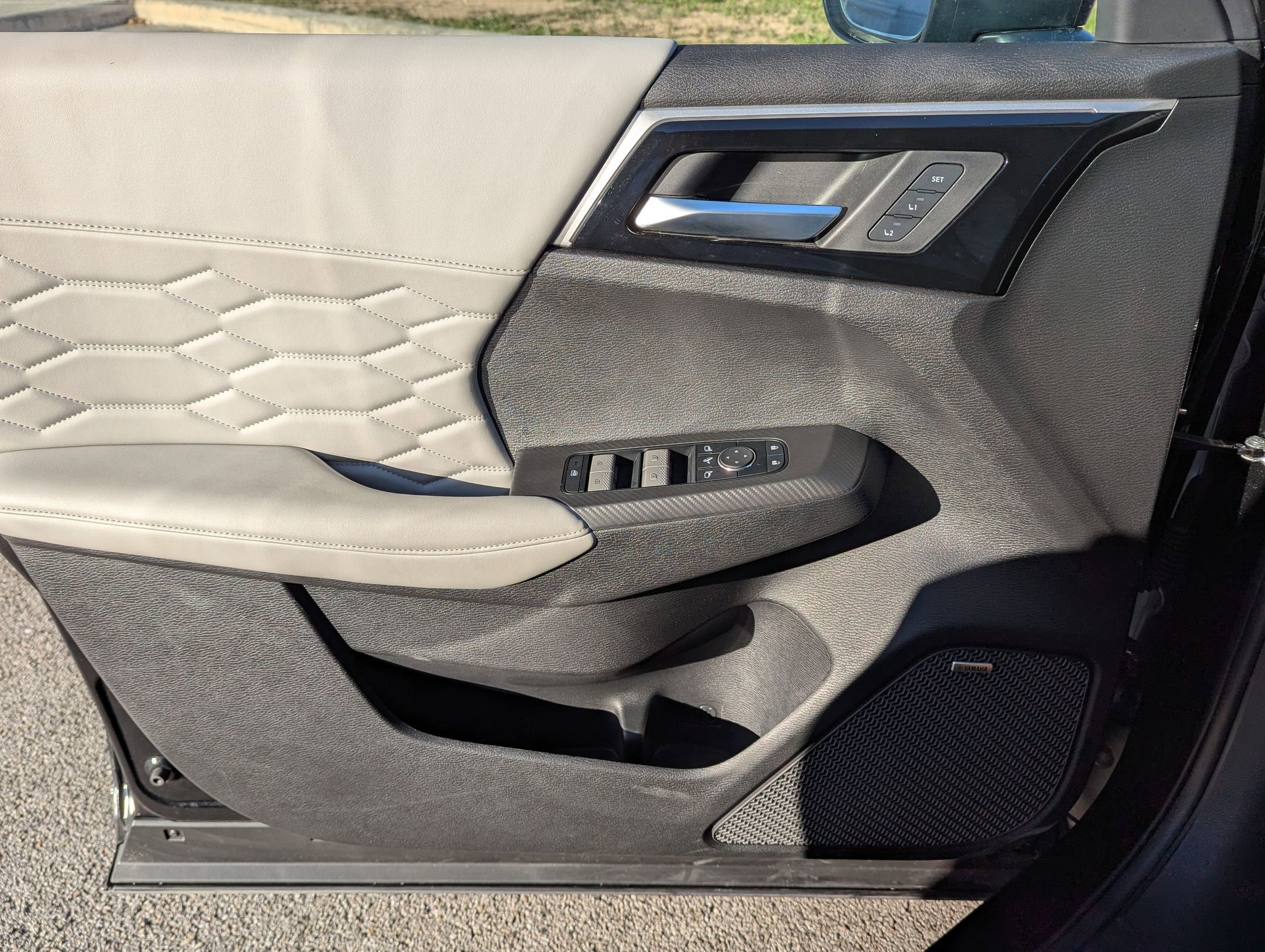 Used 2025 Mitsubishi Outlander SEL image 10