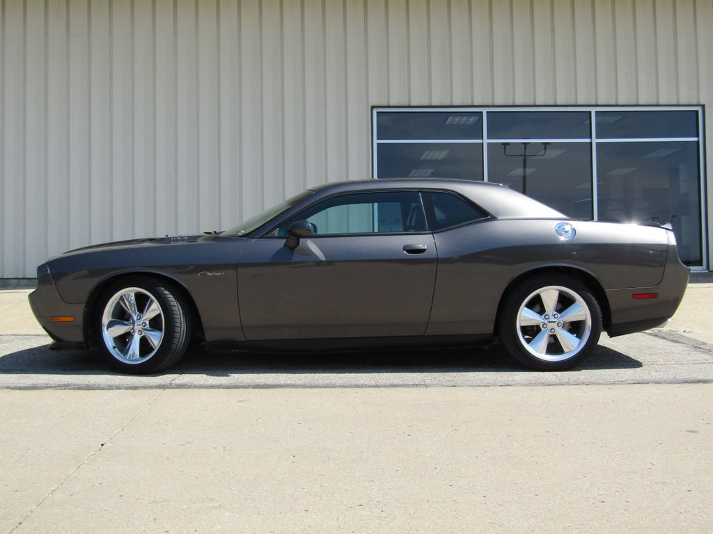 Used 2014 Dodge Challenger R/T RWD image 10