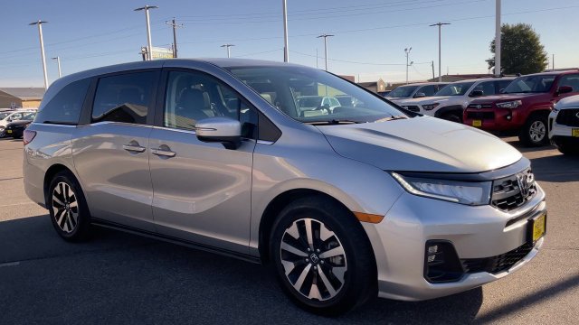 Used 2025 Honda Odyssey EX-L image 3