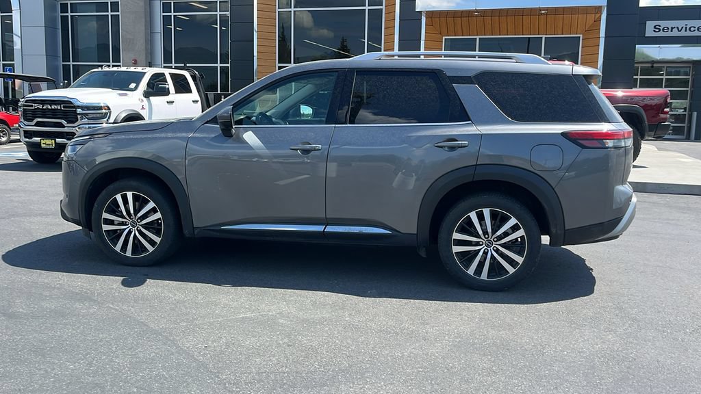 Used 2023 Nissan Pathfinder Platinum AWD/4WD image 8