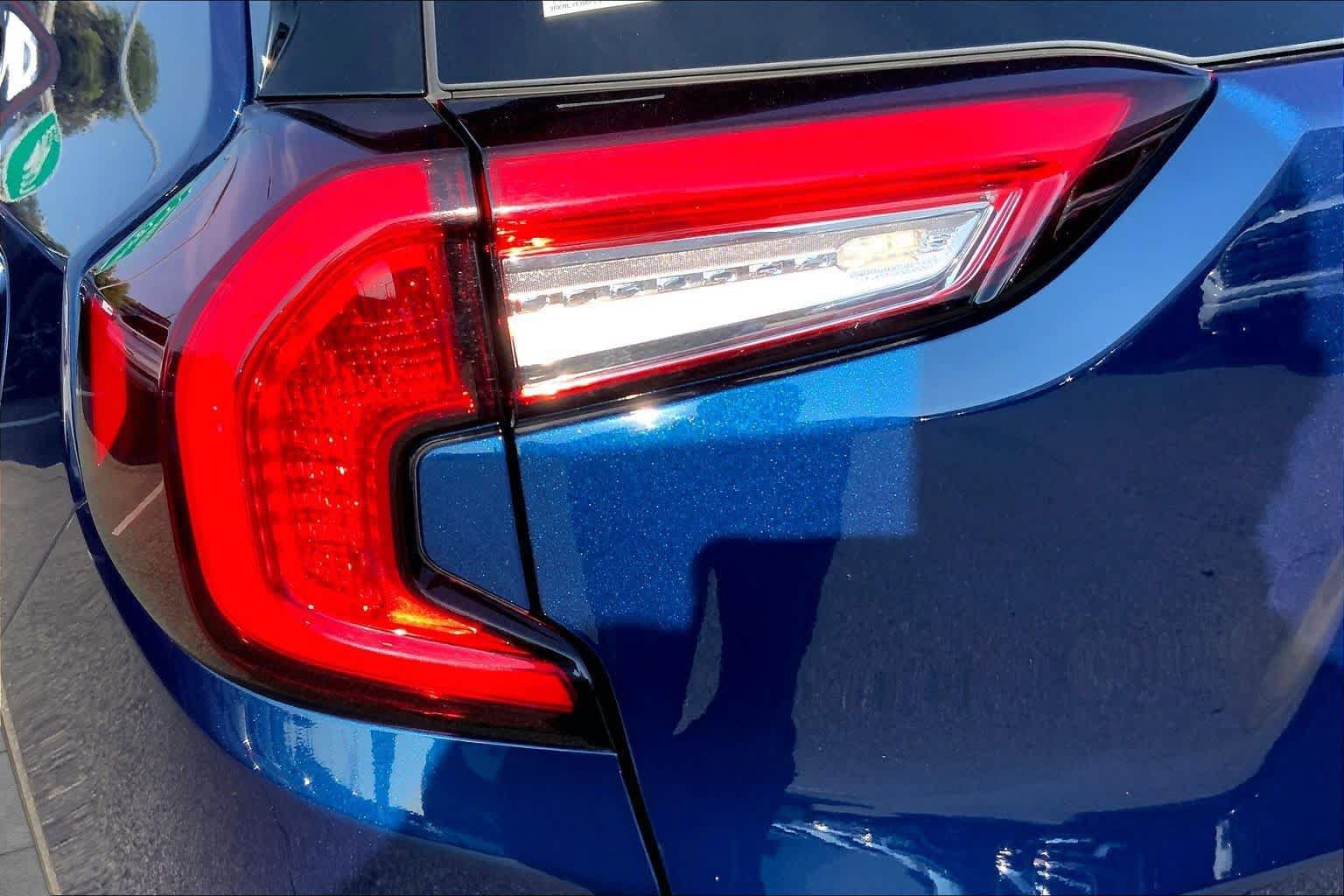 Used 2023 GMC Terrain SLT w/ Tech Package AWD/4WD image 27