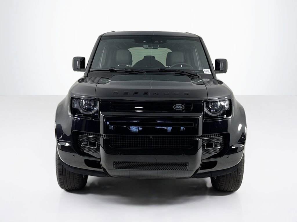 Used 2025 Land Rover Defender 110 X-Dynamic SE image 8