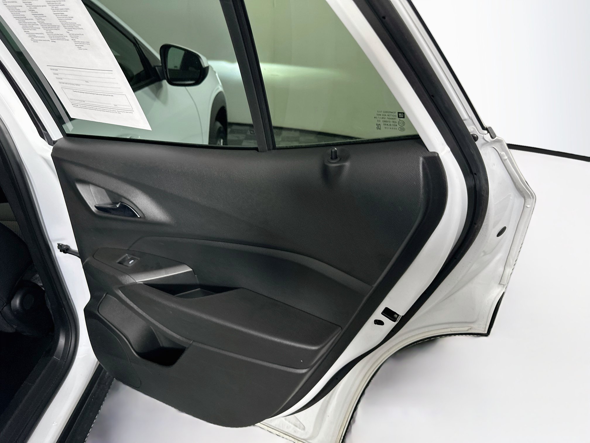 Used 2025 Chevrolet Trax LT FWD image 27