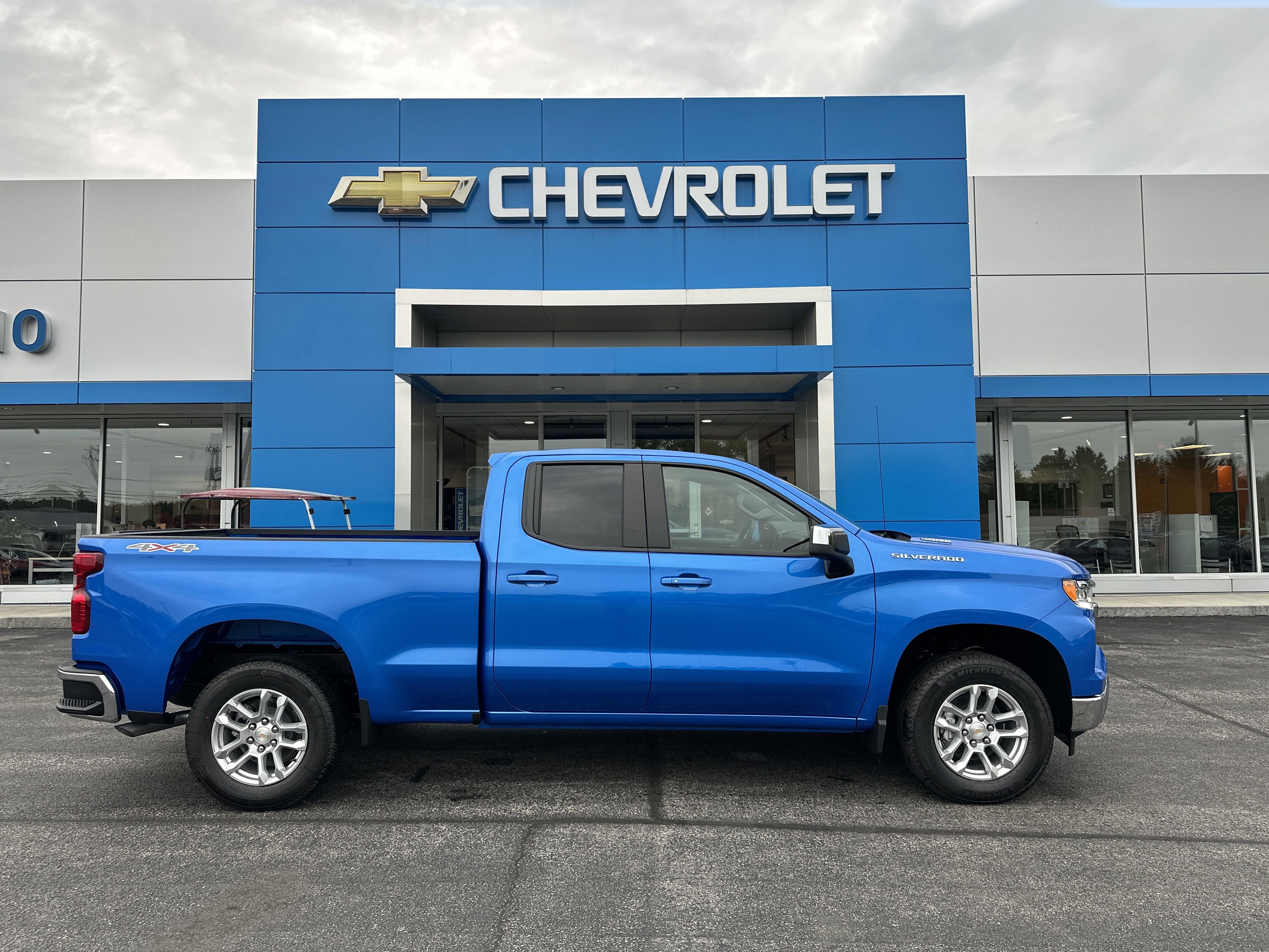 New 2025 Chevrolet Silverado 1500 LT