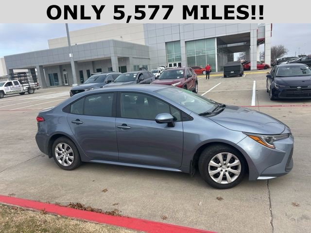 Used 2025 Toyota Corolla LE image 2