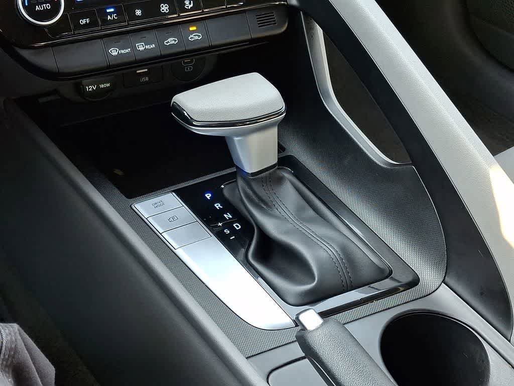 Used 2024 Hyundai Elantra SEL FWD image 14