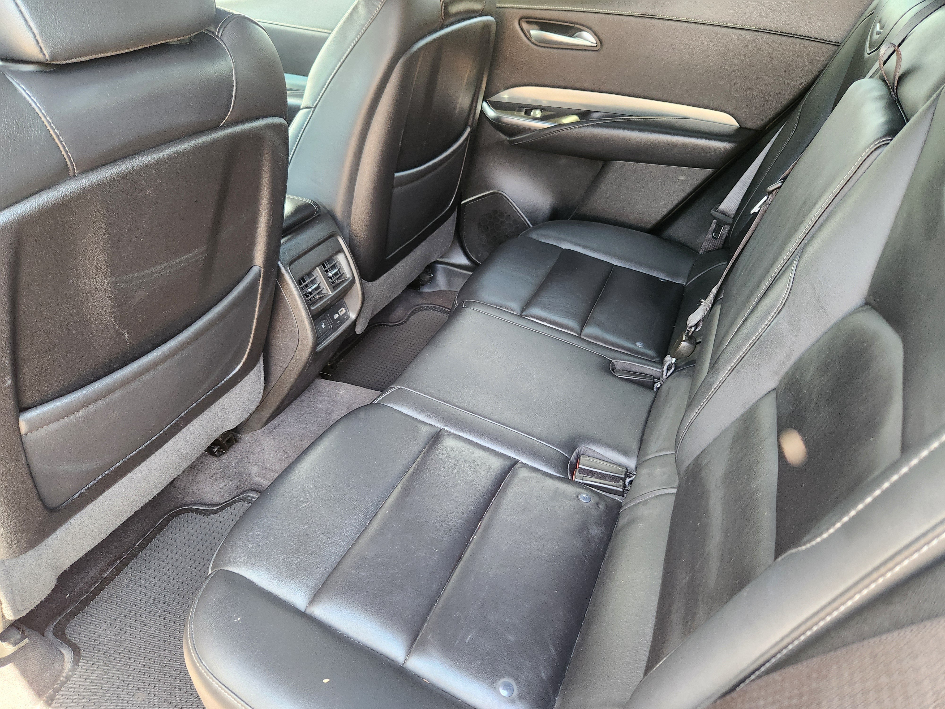 Used 2023 Cadillac XT4 Premium Luxury w/ Cold Weather Package AWD/4WD image 17