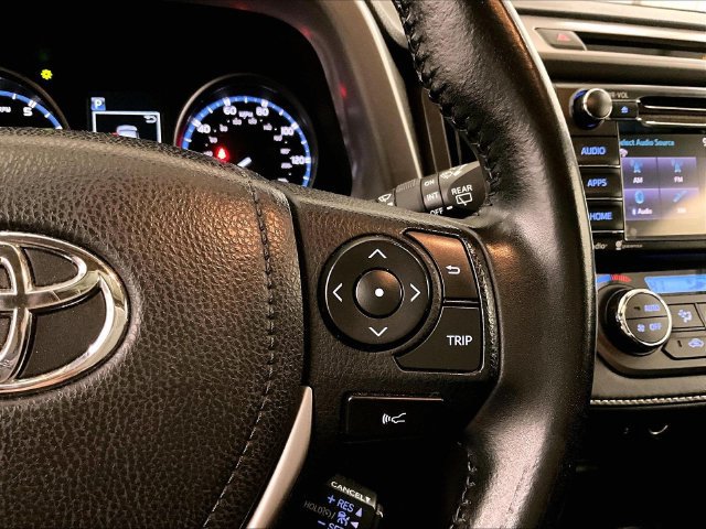Used 2017 Toyota RAV4 XLE AWD/4WD image 18