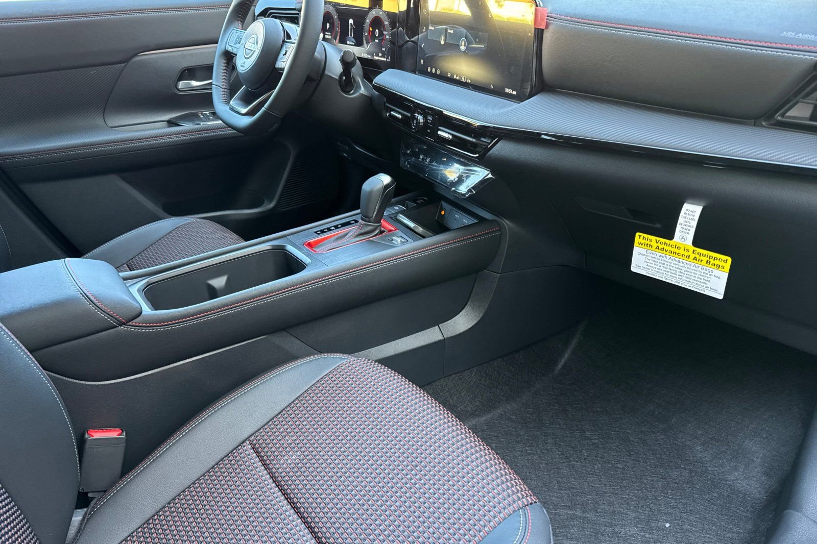 New 2026 Nissan Kicks SR w/ SR Premium Package AWD/4WD image 13