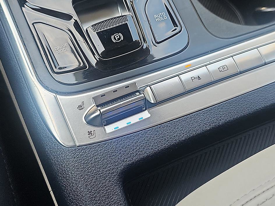 Used 2025 Kia Carnival SX FWD image 25