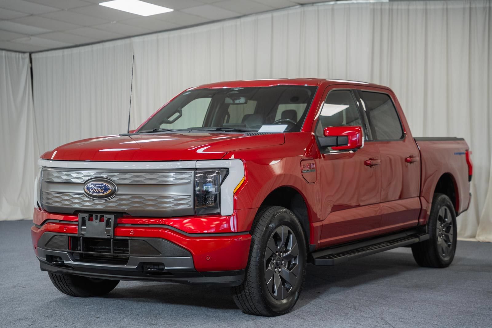 Certified 2023 Ford F150 Lightning Lariat AWD/4WD image 3