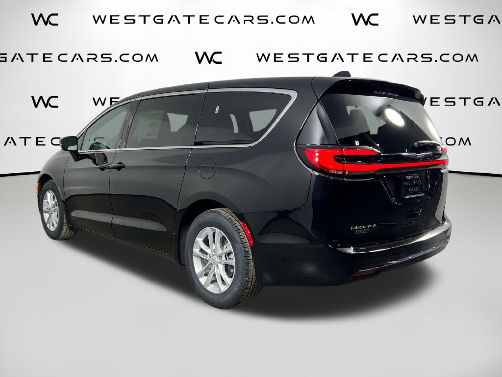 New 2026 Chrysler Pacifica Select FWD image 45