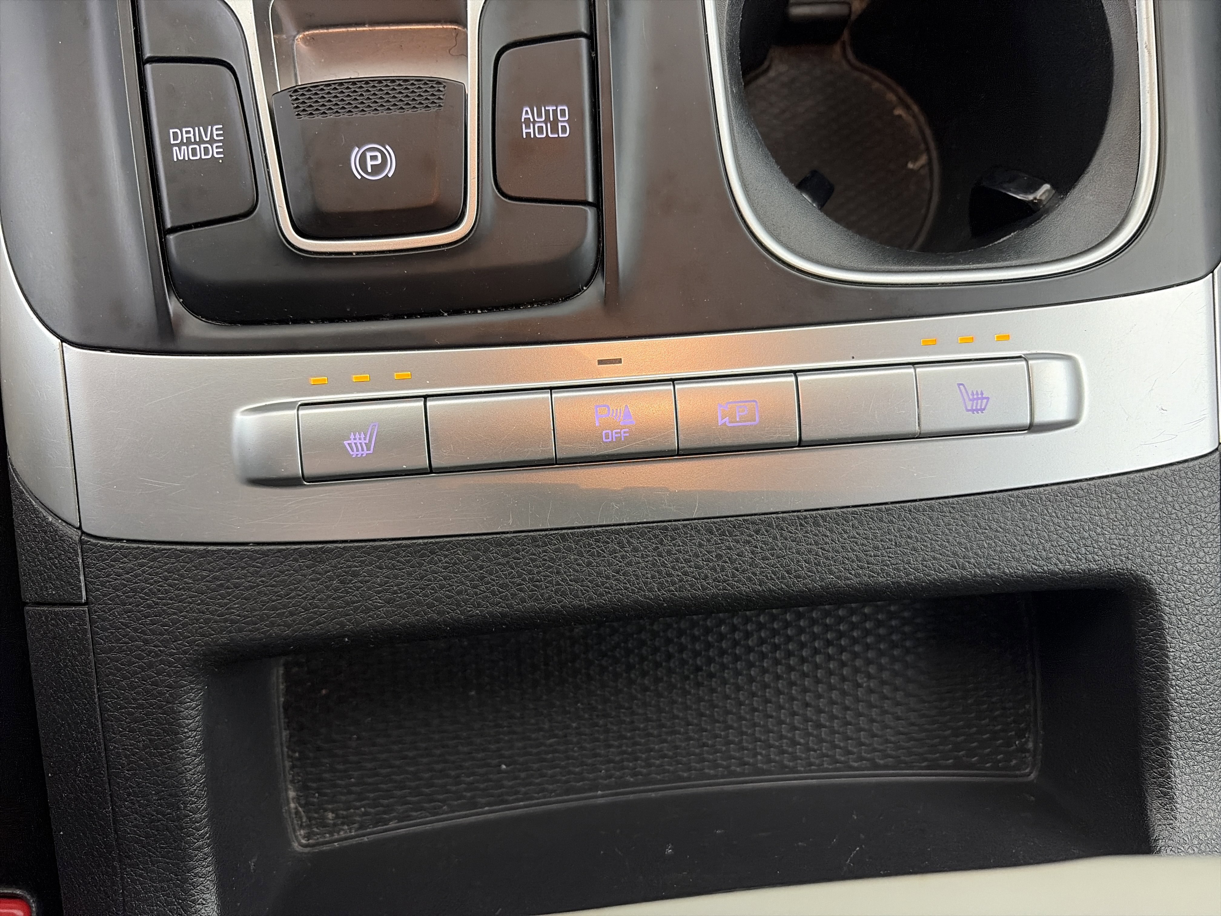 Used 2024 Kia Carnival LX image 31