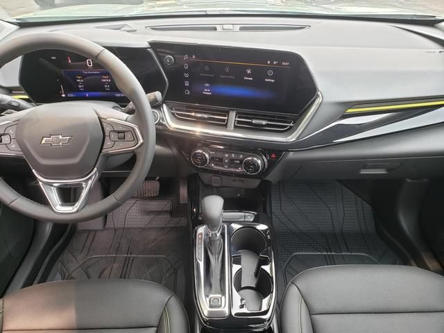 Used 2025 Chevrolet Trax ACTIV FWD image 14