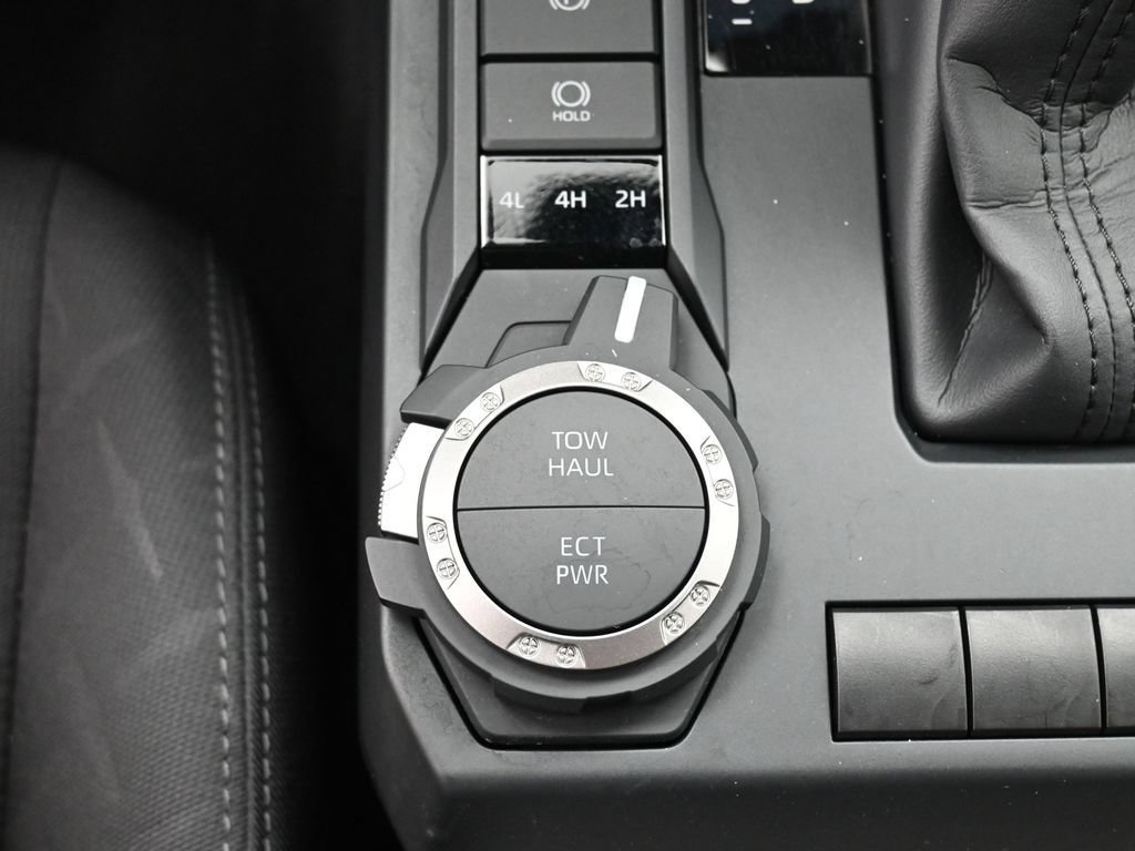 Certified 2024 Toyota Tacoma SR5 AWD/4WD image 25