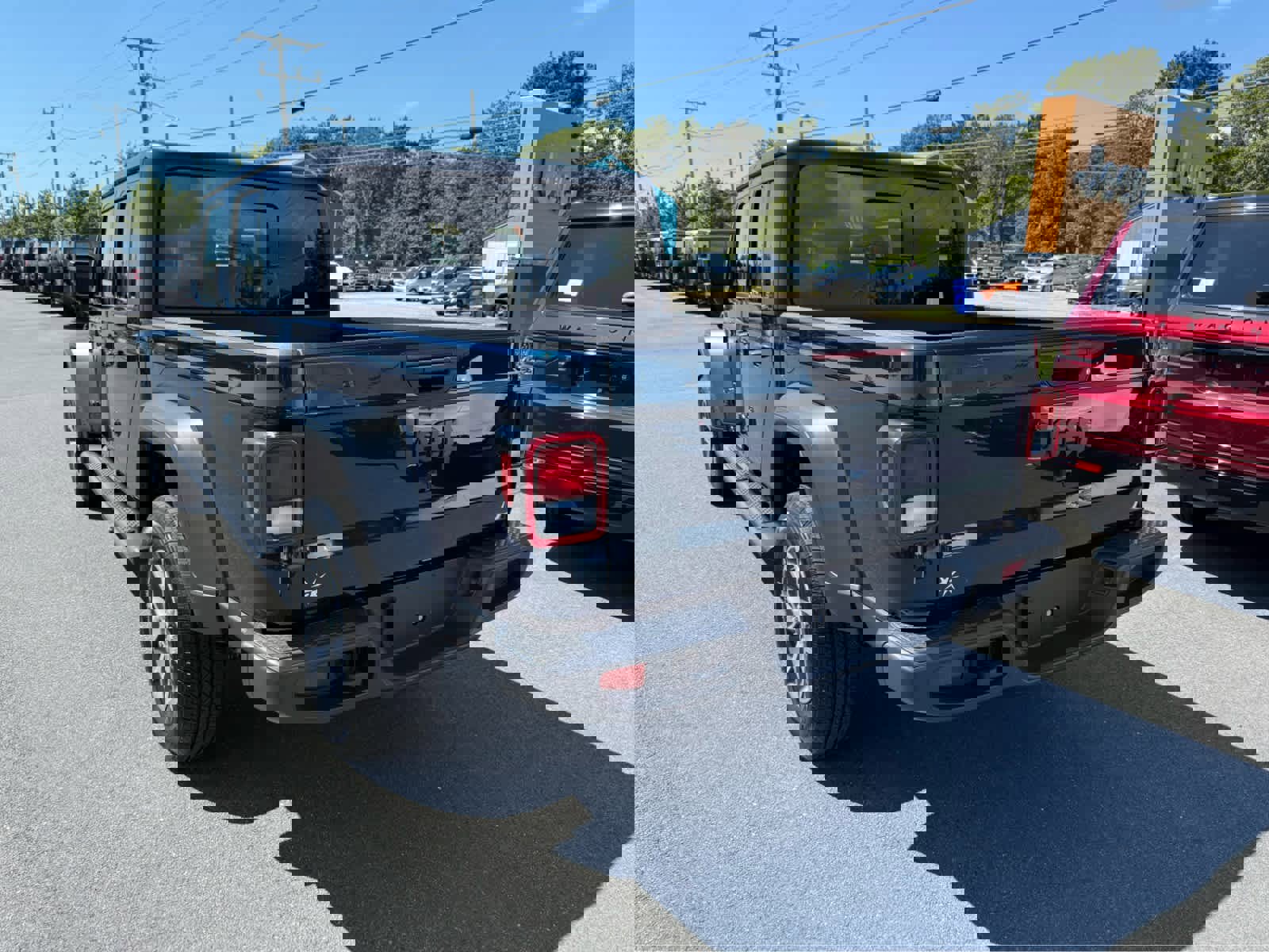 Used 2025 Jeep Gladiator Sport image 6