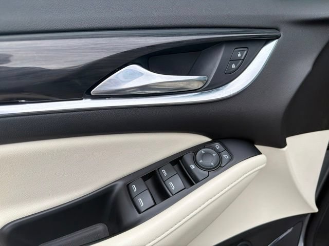 Used 2023 Buick Enclave Essence FWD image 13
