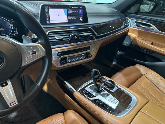 Used 2020 BMW 745e xDrive AWD/4WD image 64