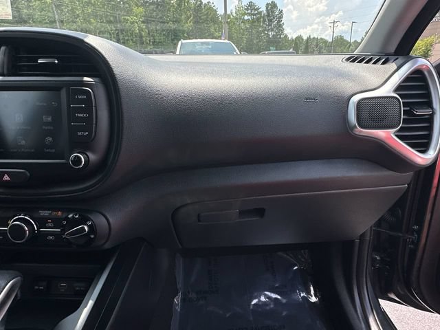 Used 2025 Kia Soul LX w/ LX Technology Package FWD image 25