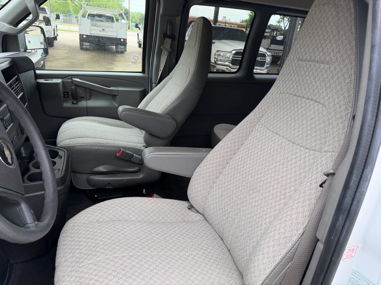 Used 2023 Chevrolet Express 3500 LT w/ LT Preferred Equipment Group RWD image 11