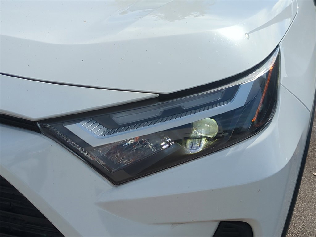 Used 2022 Toyota RAV4 XLE image 11
