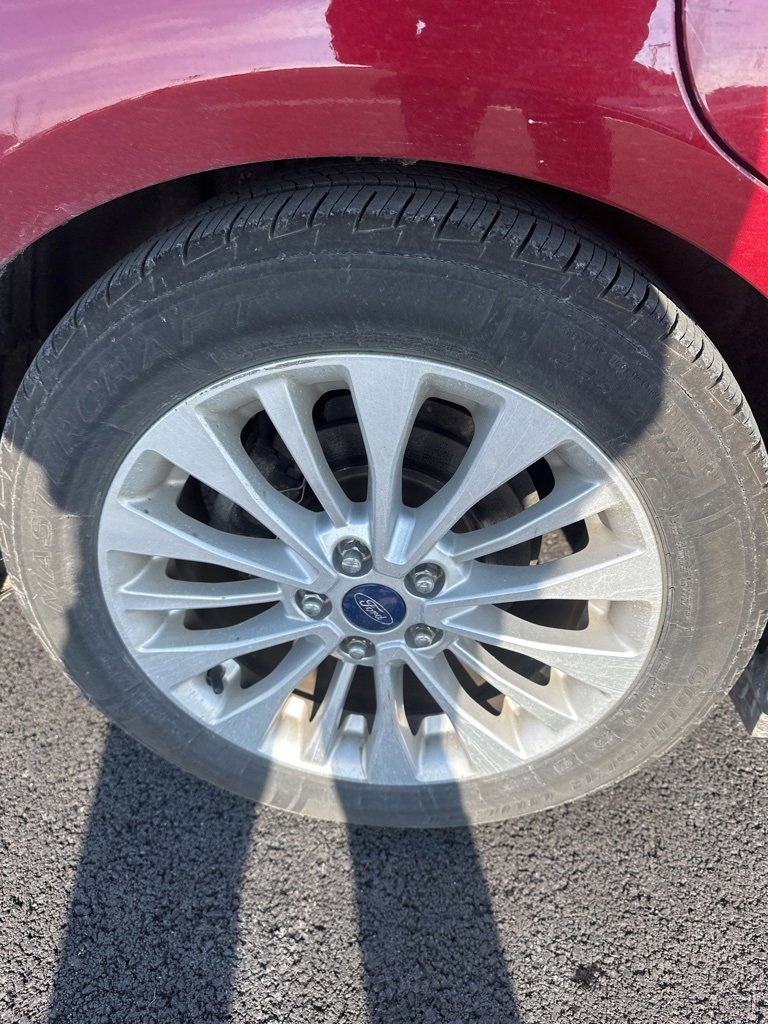 Used 2017 Ford C-MAX Energi SE w/ Equipment Group 402A image 2