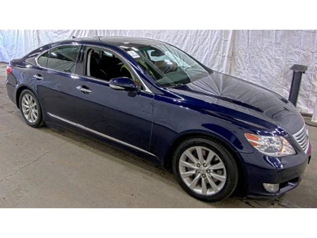 Used 2012 Lexus LS 460 AWD w/ Comfort Pkg image 3