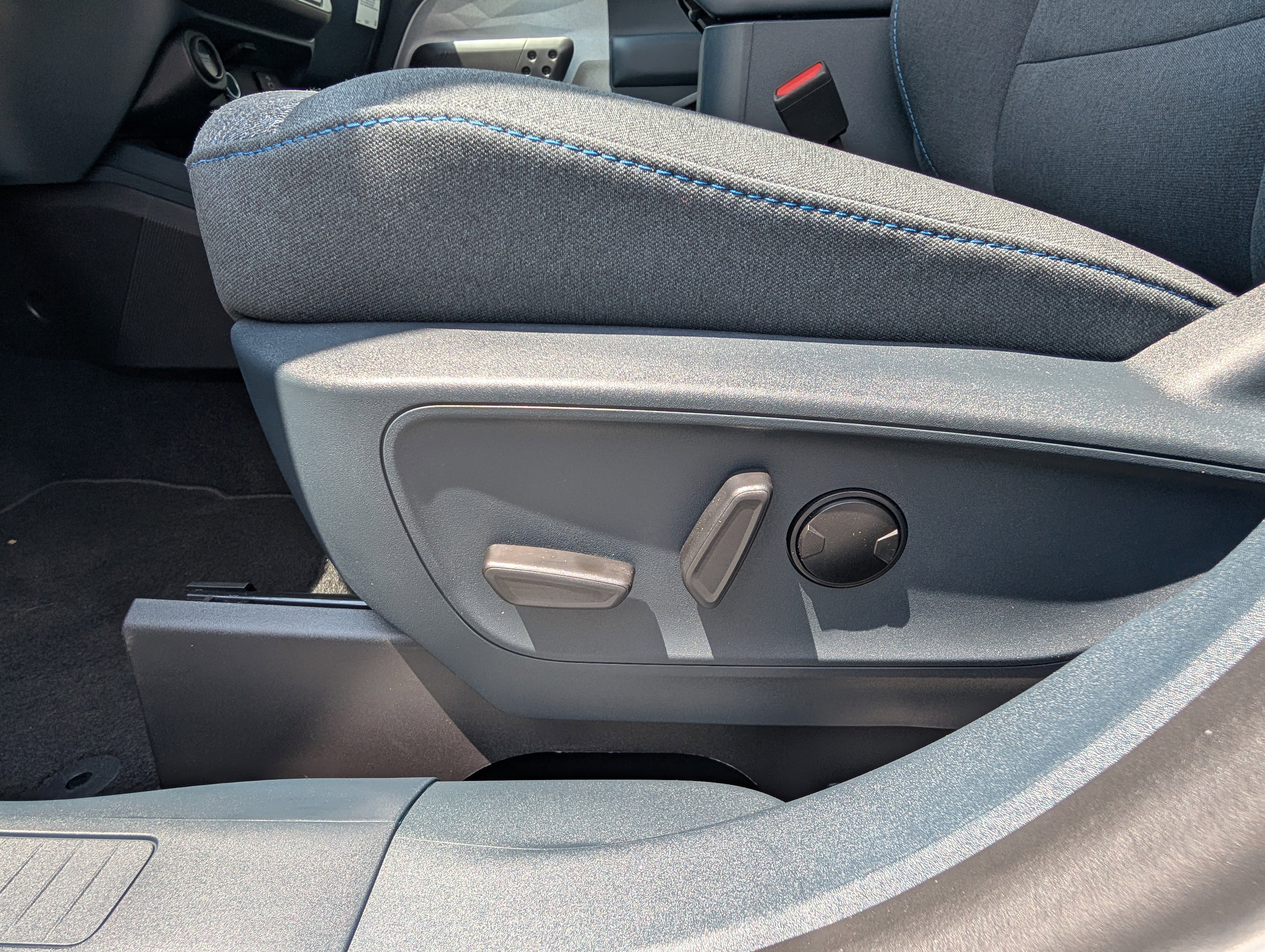 New 2025 Ford Maverick XLT w/ XLT Luxury Package image 17