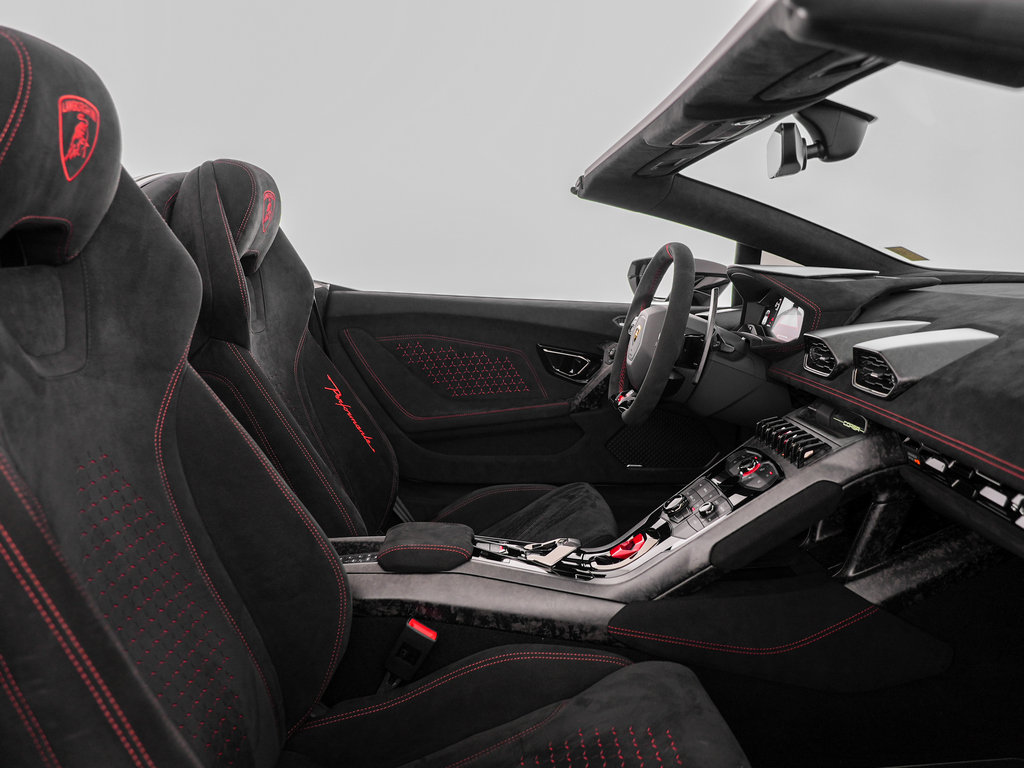 Used 2018 Lamborghini Huracan Performante AWD/4WD image 26