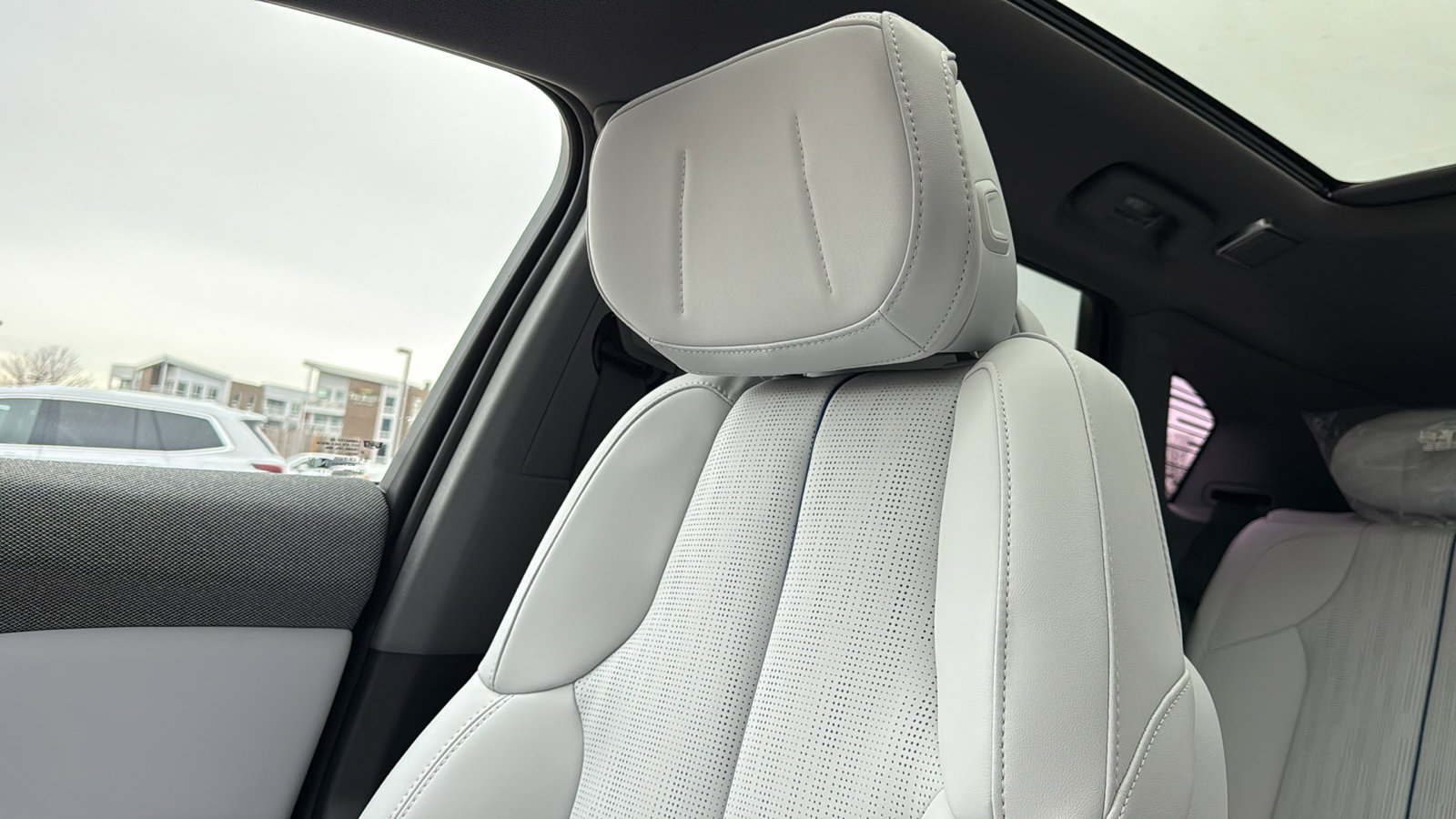 New 2026 Cadillac Optiq Luxury 2 image 23