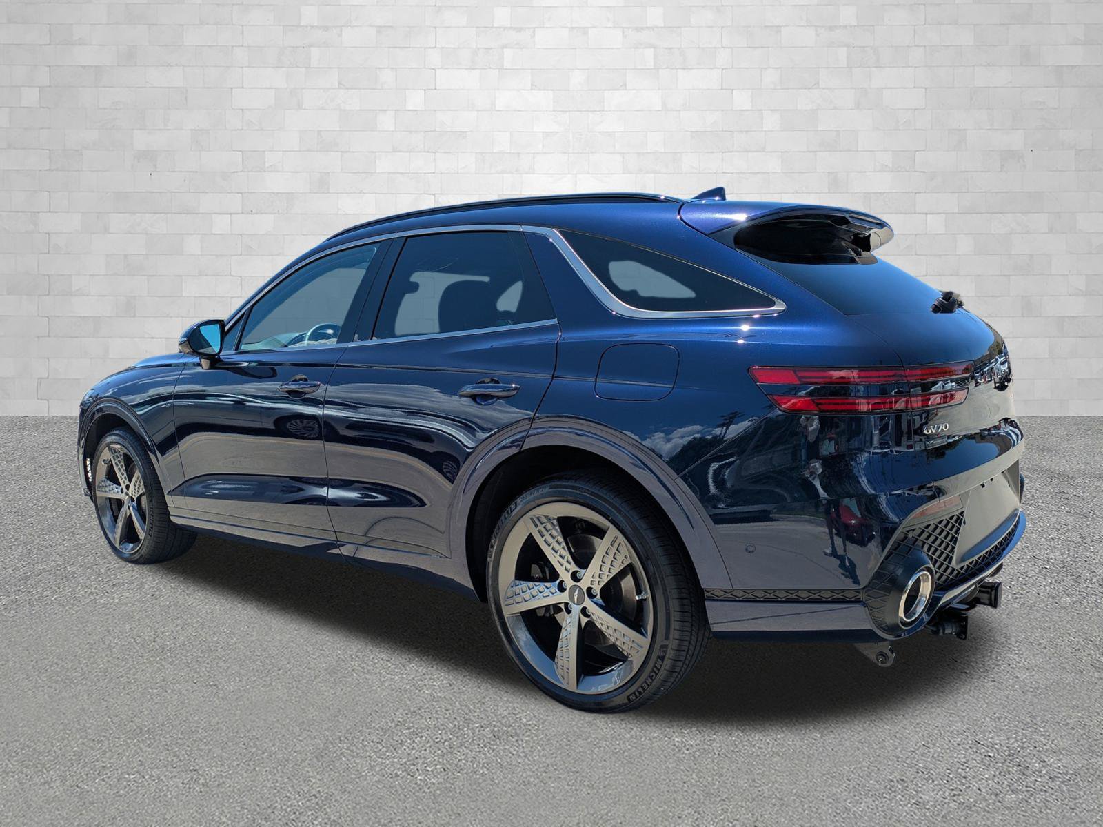 Certified 2025 Genesis GV70 3.5T Sport w/ Sport Advanced Package AWD/4WD image 4