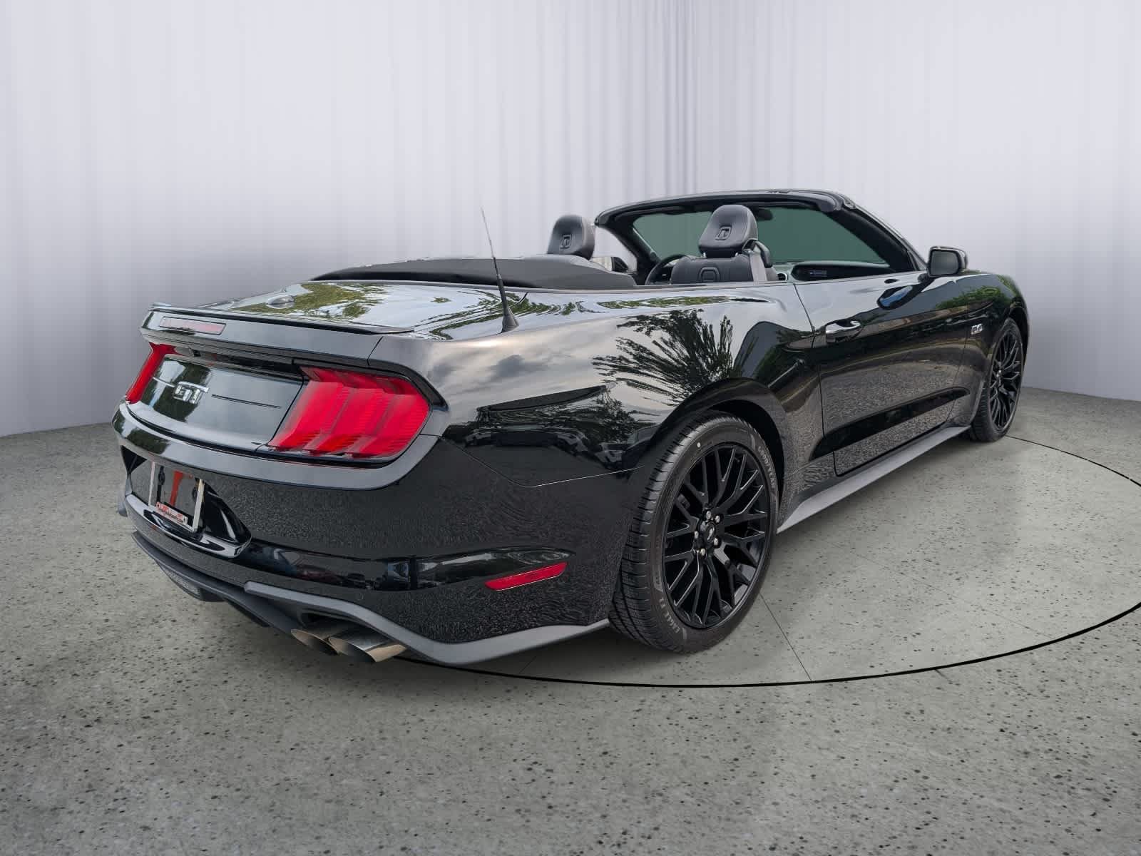 Used 2020 Ford Mustang GT Premium w/ GT Performance Package RWD image 3