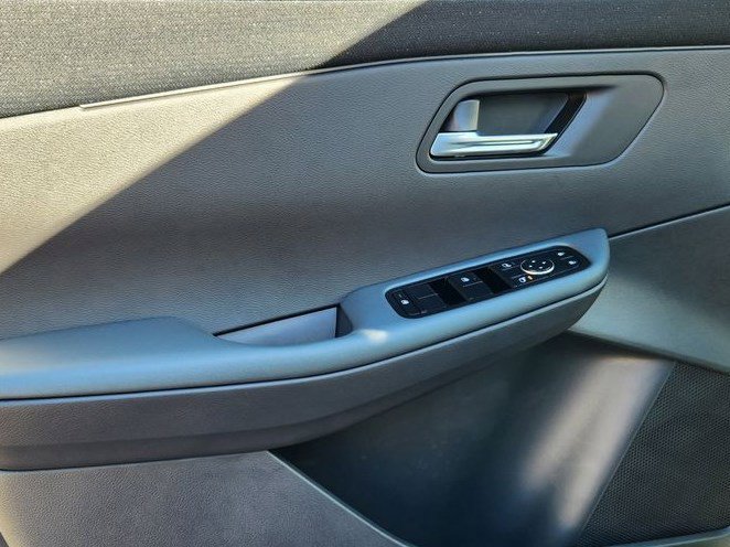 New 2026 Nissan Leaf w/ Floor Mat Package (S+) FWD image 10
