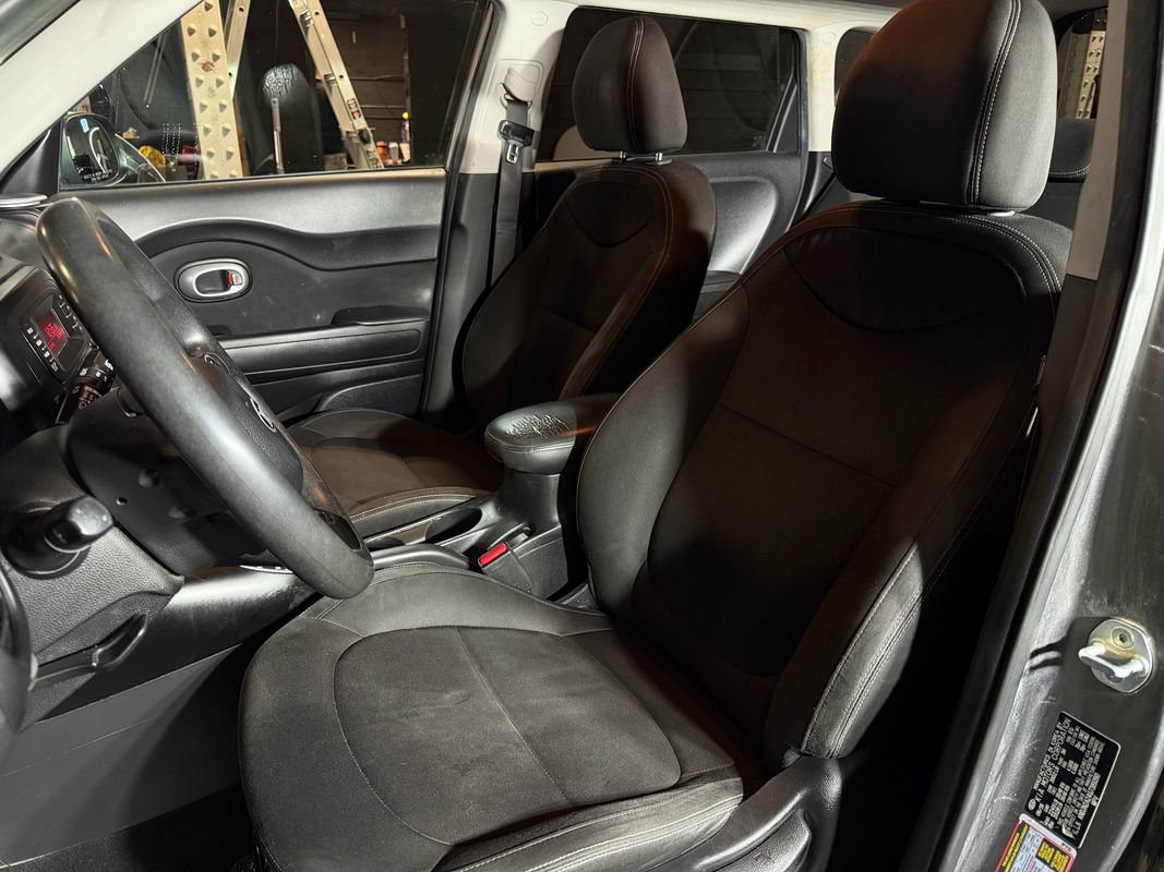 Used 2016 Kia Soul FWD image 9