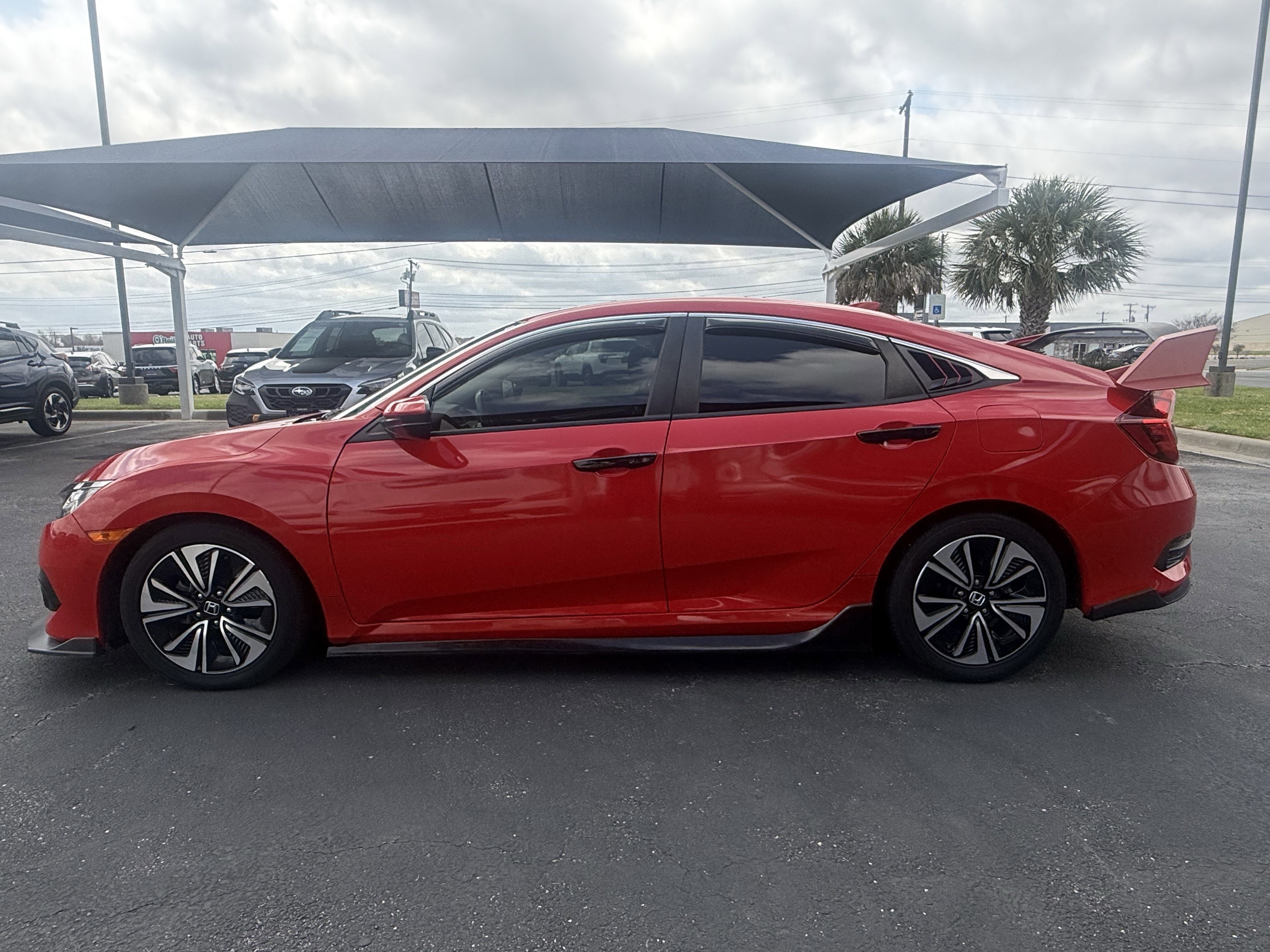 Used 2018 Honda Civic EX-T image 4