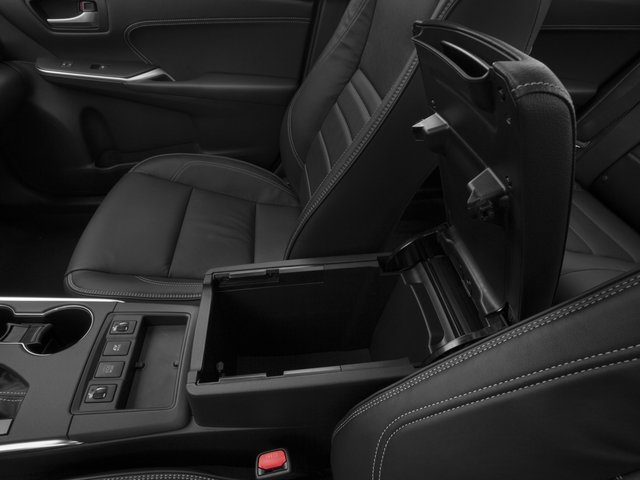 Used 2017 Toyota Camry XLE w/ Moonroof Package FWD image 18